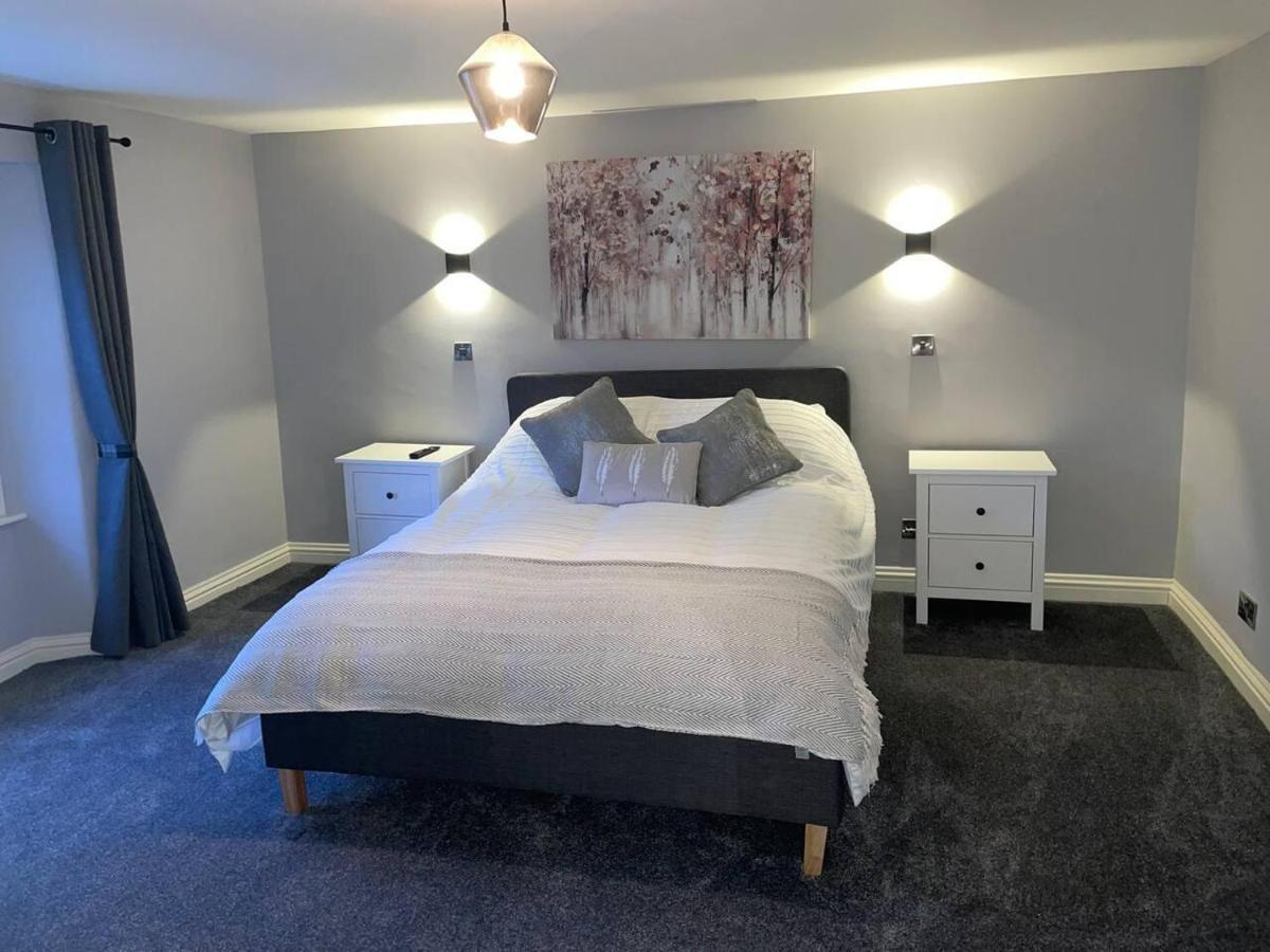 Cosy Apartment Above Village Pub Buxton  Exterior photo